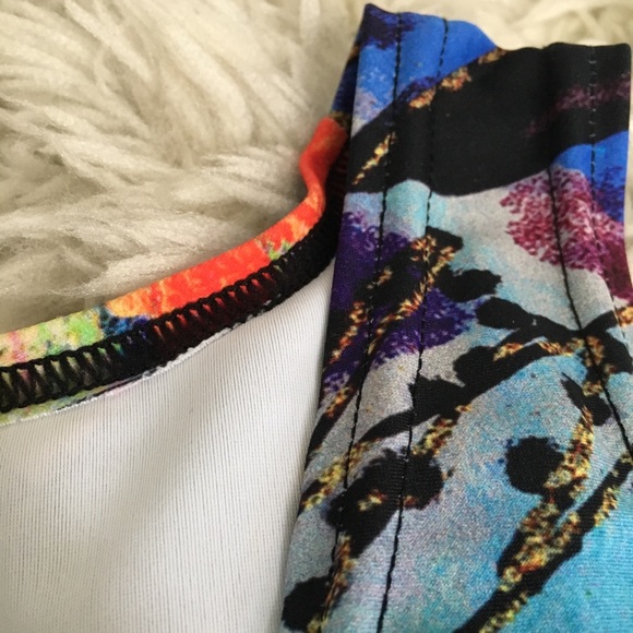 BLUE RIPTIDE Crop Top✨Blossom Art Wear✨ - Picture 5 of 6